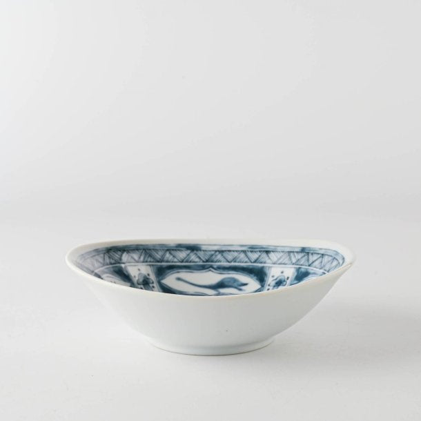 Edokko Dinosaur Water Dragon Oval Small Bowl