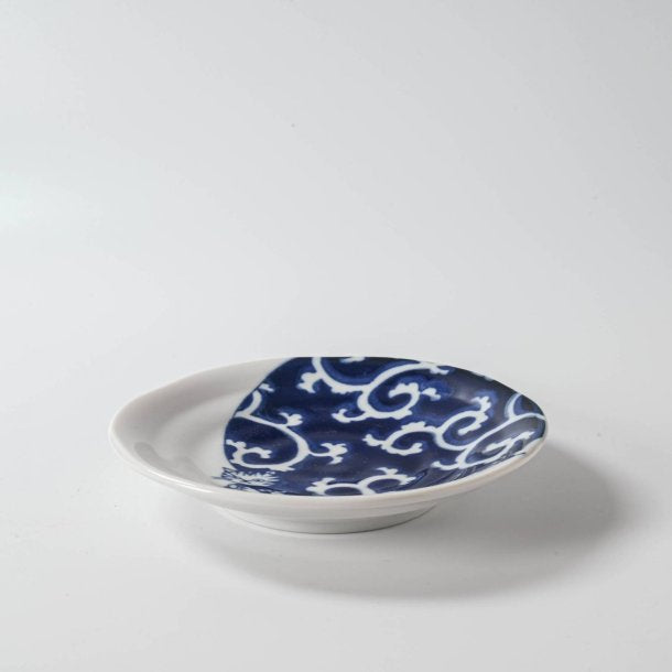 Shichita Someneko 5.1" Plate - Karakusa