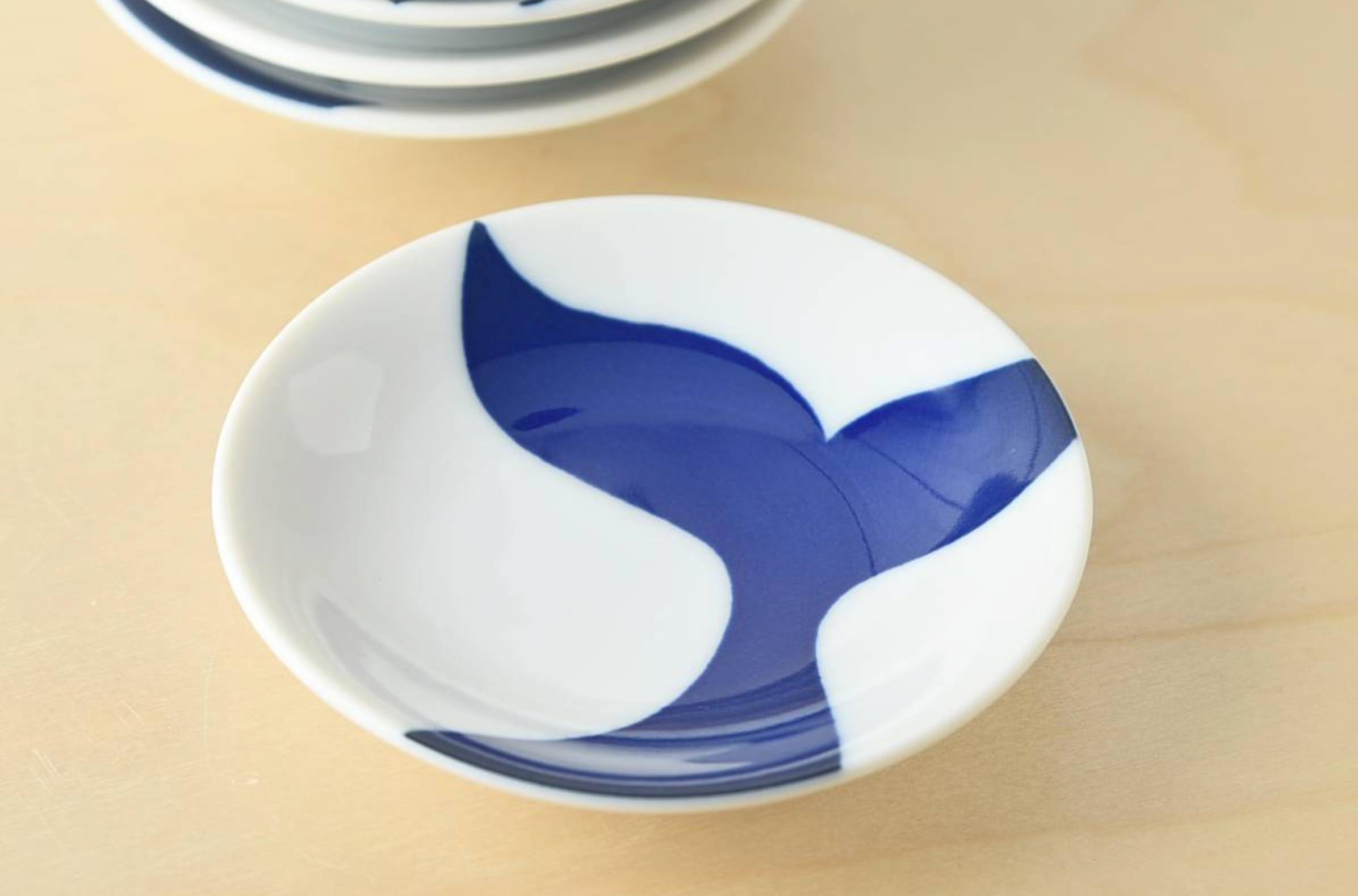 Ceramic Small Plate Whale Tail