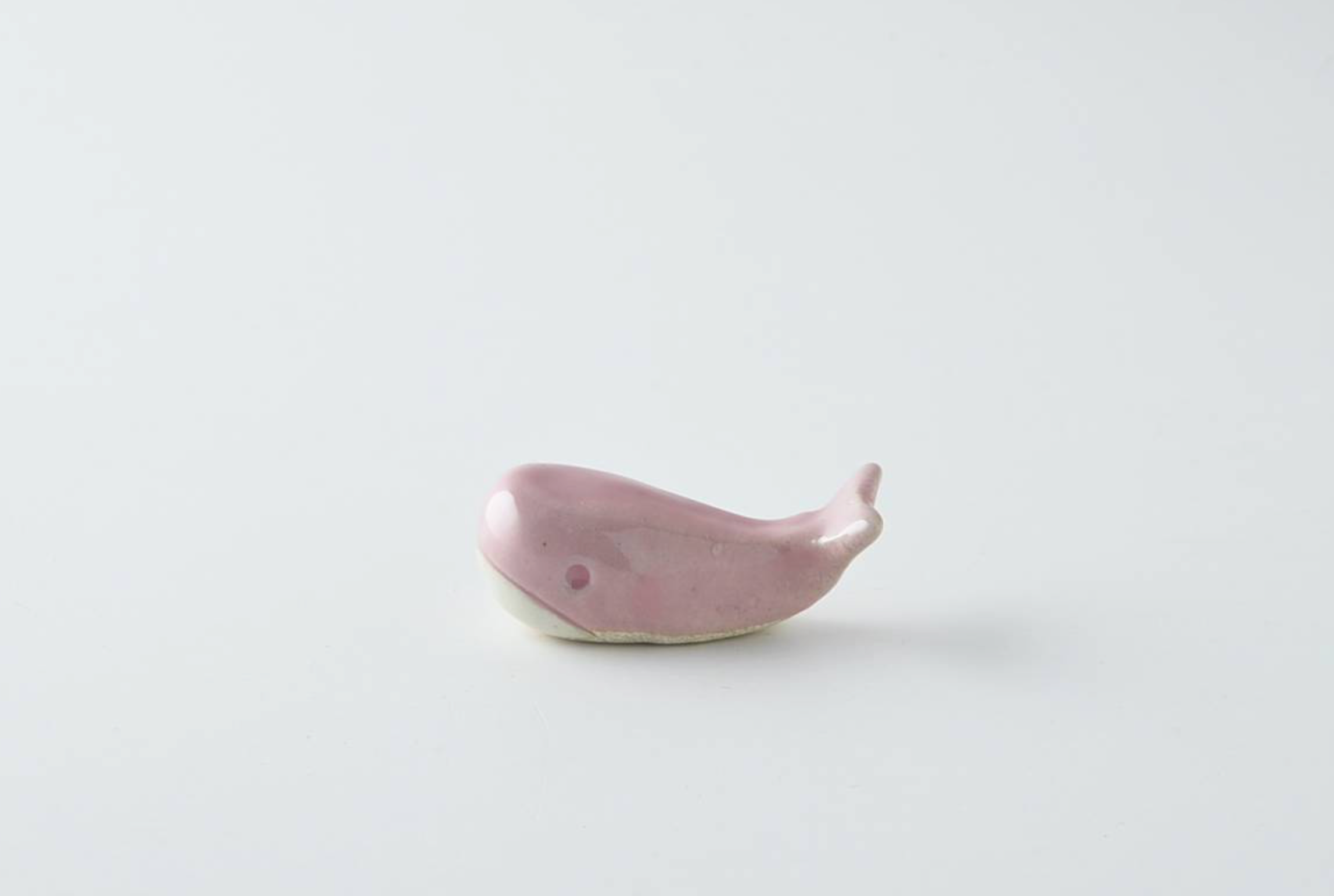 Ceramic Utensil Rest Small Whale Pink