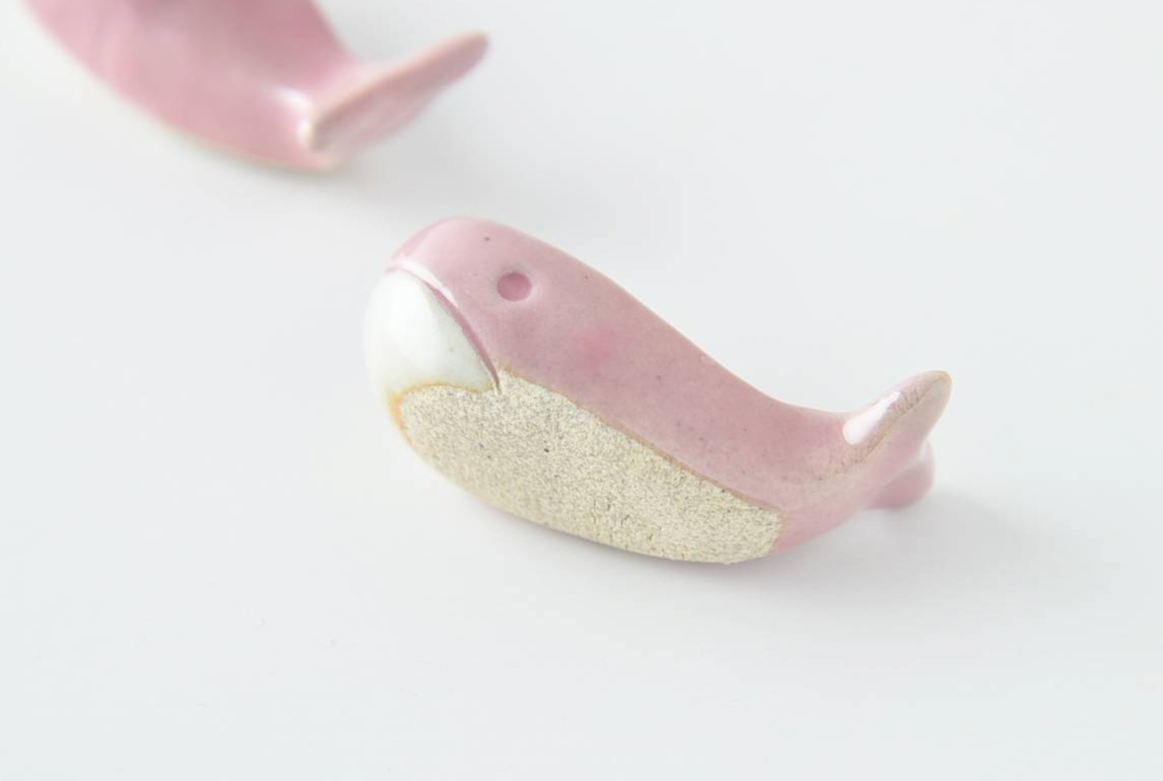 Ceramic Utensil Rest Small Whale Pink