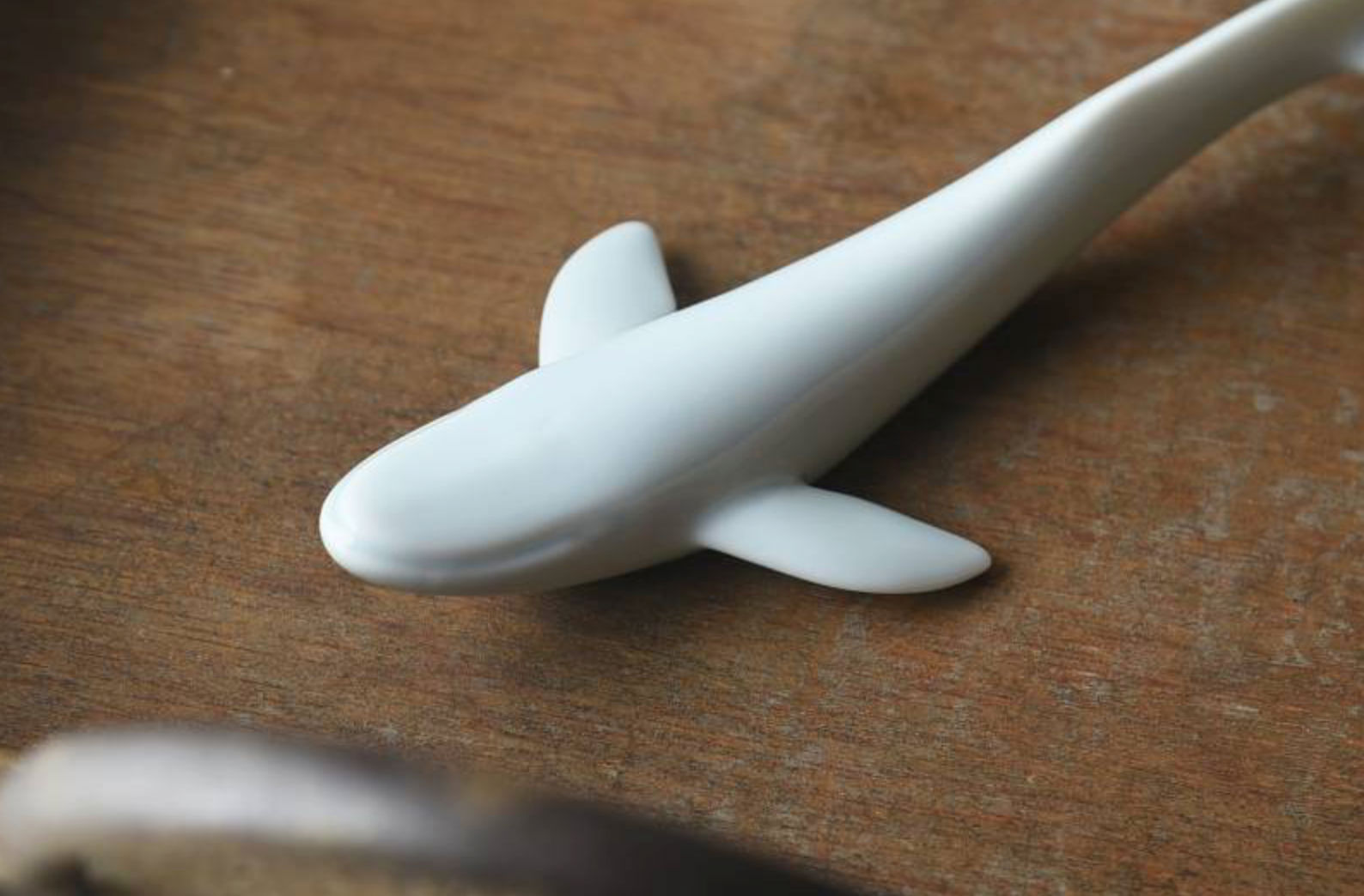 Ceramic Utensil Rest Waterline Whale Large